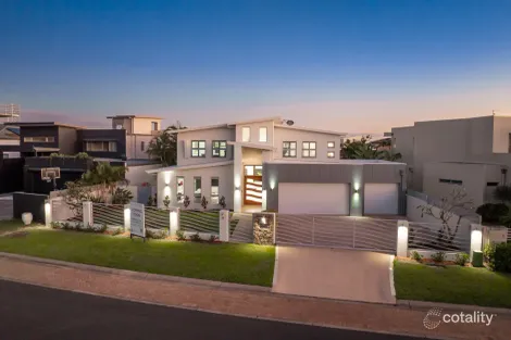 Property photo of 10 Regents Court Paradise Point QLD 4216