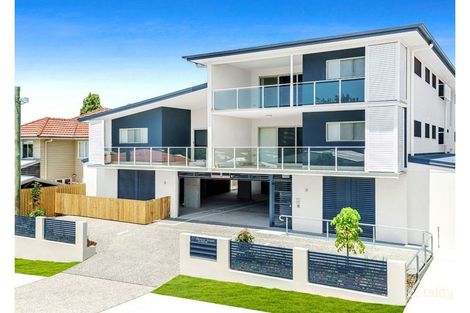 Property photo of 2/17 Dowar Street Coorparoo QLD 4151