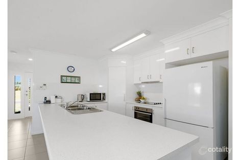 Property photo of 2 Toppers Drive Coral Cove QLD 4670