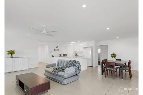 Property photo of 2 Toppers Drive Coral Cove QLD 4670