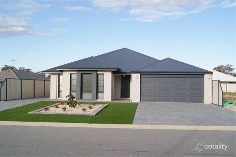 Property photo of 18 Eldorado Loop Meadow Springs WA 6210