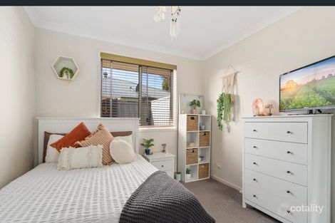 Property photo of 33 Jubilee Circuit Rosemeadow NSW 2560