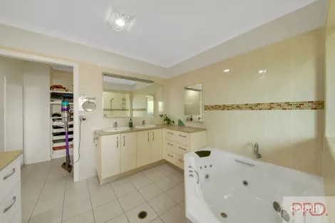 Property photo of 44 Booth Avenue Tannum Sands QLD 4680