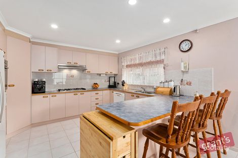 Property photo of 20 Steeple Place Endeavour Hills VIC 3802