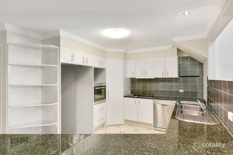 Property photo of 2/10 Mapleton Circuit Varsity Lakes QLD 4227
