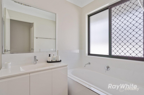 Property photo of 20 Kanimbla Street Holmview QLD 4207