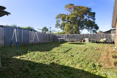 Property photo of 16 Gardenia Crescent Frankston North VIC 3200