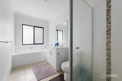 Property photo of 538 Gainsborough Drive Pimpama QLD 4209