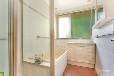 Property photo of 33 Beverley Avenue Unanderra NSW 2526