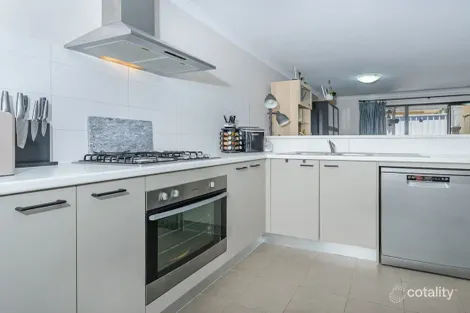 Property photo of 1/4 Balfour Road Swan View WA 6056