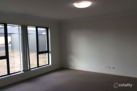 Property photo of 3 Regal Park Drive Oxley Vale NSW 2340