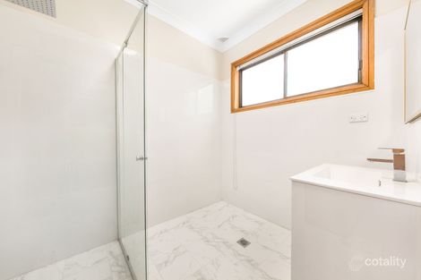 Property photo of 4 Webber Place Prairiewood NSW 2176