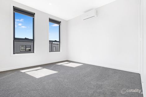 Property photo of 33 Glisten Way Craigieburn VIC 3064