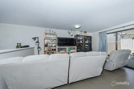 Property photo of 1/4 Balfour Road Swan View WA 6056