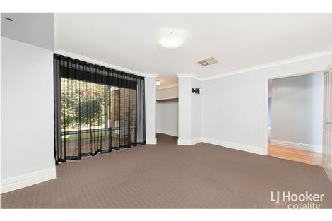 Property photo of 2 Harwood Rise Leeming WA 6149