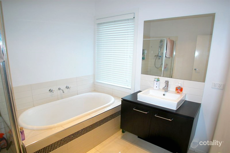 Property photo of 90 Hawkstowe Parade South Morang VIC 3752