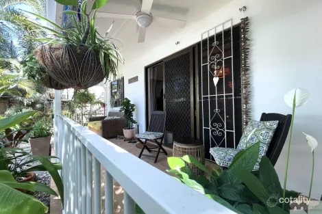 Property photo of 1/13 Hibiscus Lane Holloways Beach QLD 4878