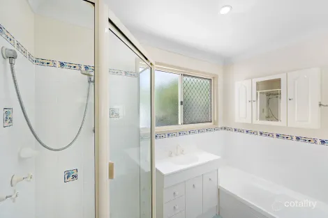 Property photo of 56 Flora Drive Beecher QLD 4680