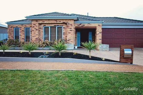 Property photo of 10 Bowman Court Taylors Hill VIC 3037