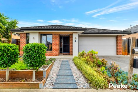 Property photo of 8 Guilfoylia Drive Cranbourne North VIC 3977