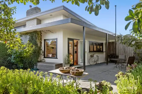 25 ORR ST, KYNETON, VIC 3444