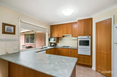 Property photo of 8 Duncraig Grove Sunbury VIC 3429