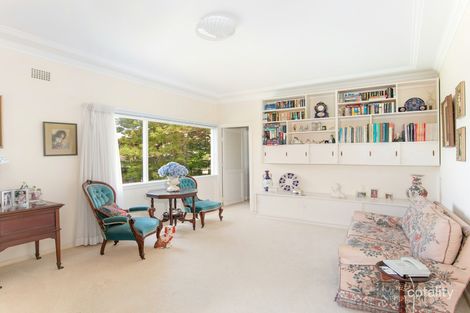 Property photo of 10 Gardere Avenue Curl Curl NSW 2096
