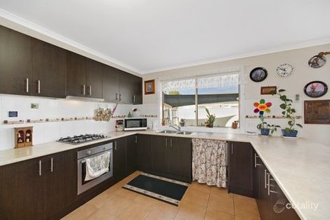 Property photo of 13 Wonboyn Close Pakenham VIC 3810