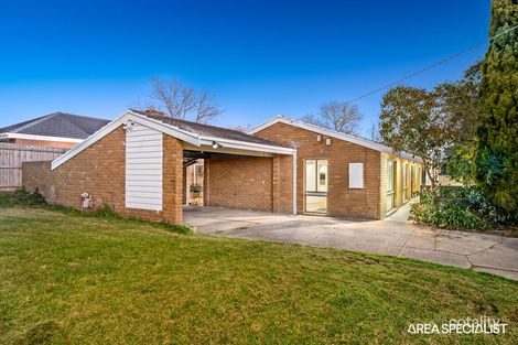 4 Dearing Ave, Cranbourne, VIC 3977