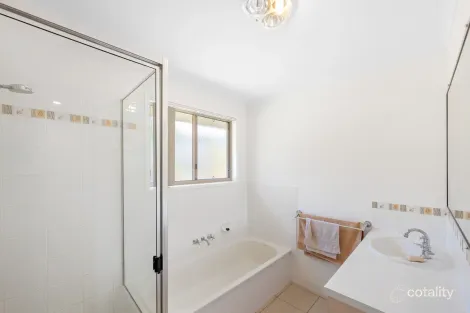 Property photo of 12 Skyline Drive New Auckland QLD 4680