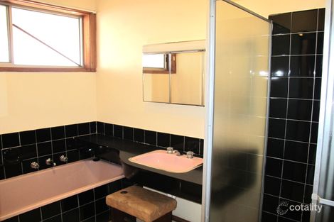 Property photo of 8 Elphin Street Newport VIC 3015
