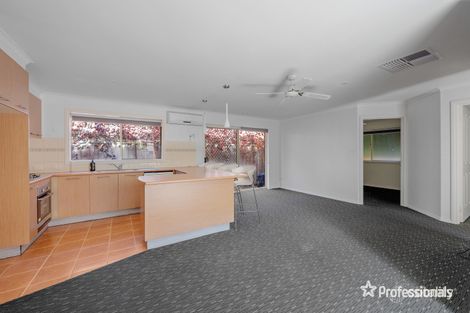 Property photo of 7 Ordsall Close Caroline Springs VIC 3023
