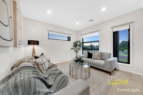 Property photo of 42 Fable Way Cranbourne East VIC 3977