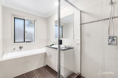 Property photo of 21 Figtree Place Wakerley QLD 4154