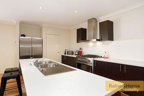 Property photo of 4 Bursaria Drive Caroline Springs VIC 3023