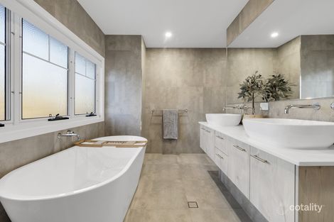 Property photo of 18 Knightsbridge Street Pallara QLD 4110