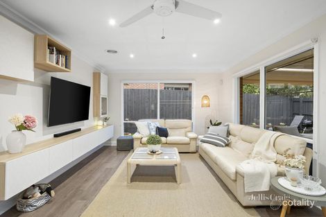 Property photo of 2/41 Bowen Road Doncaster East VIC 3109