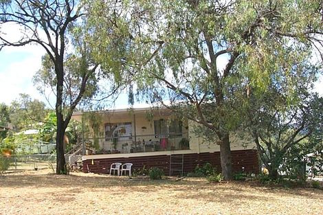 2 Kenny St, Koongal, QLD 4701