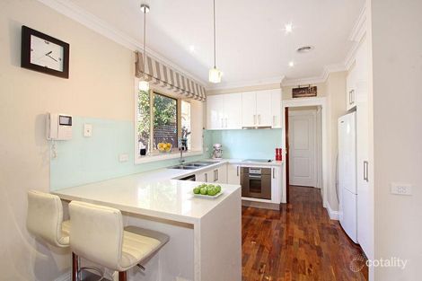 Property photo of 32 Stephensons Road Mount Waverley VIC 3149