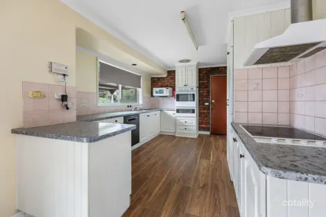 Property photo of 82 Cobb Street Penshurst VIC 3289