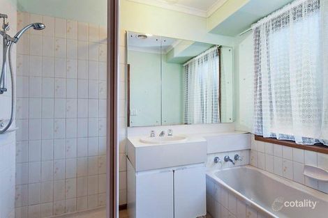 Property photo of 17 Lamont Crescent Cranbourne VIC 3977