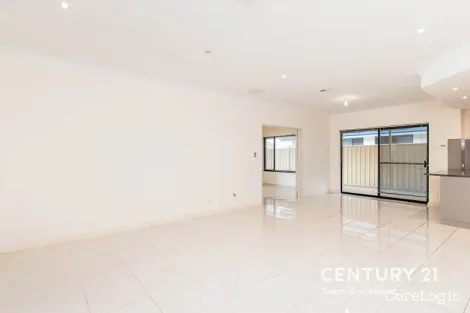 Property photo of 28 Fulmar Way Seville Grove WA 6112