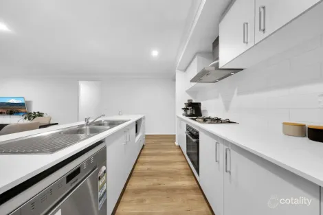 Property photo of 46 Nankeen Loop Beveridge VIC 3753