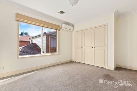 Property photo of 8 Park Hill Way Doncaster VIC 3108