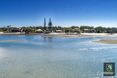 32 Bayside Dr, Beachmere, QLD 4510