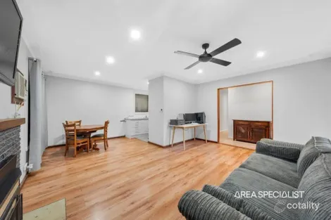 Property photo of 2 Somerville Road Hampton Park VIC 3976
