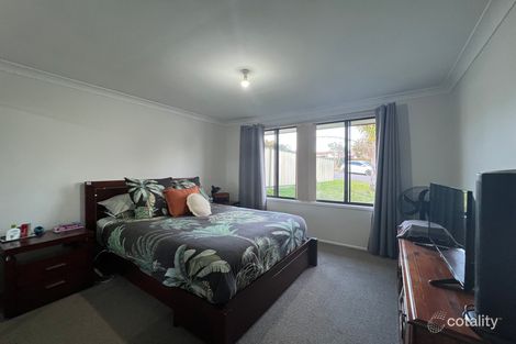 Property photo of 64 Gavin Way Lake Haven NSW 2263