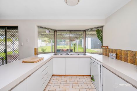 Property photo of 16 Muir Place Halls Head WA 6210