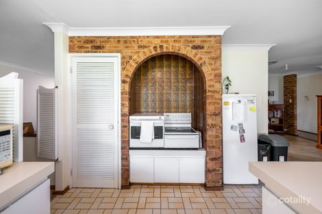 Property photo of 16 Muir Place Halls Head WA 6210
