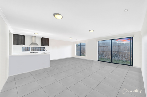 Property photo of 5 Melogold Crescent Tarneit VIC 3029